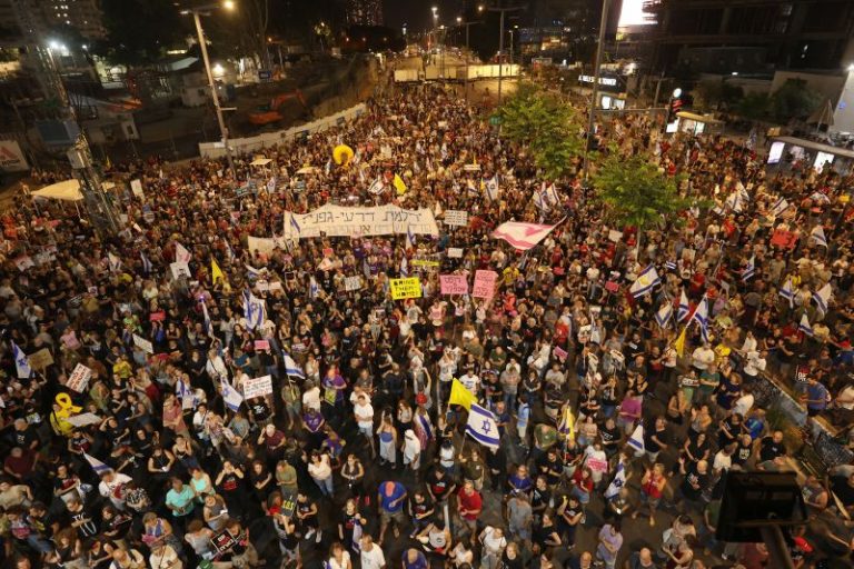 Anti-Netanyahu protests erupt in Israel over delayed hostage deal