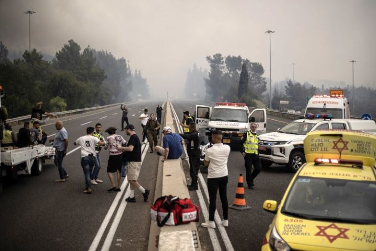Wildfires rage outside Jerusalem, forcing evacuations and road closures