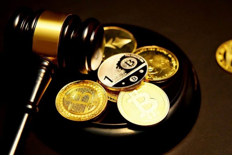 Crypto Market Update: GENIUS Act Becomes First Federal Stablecoin Law in the US