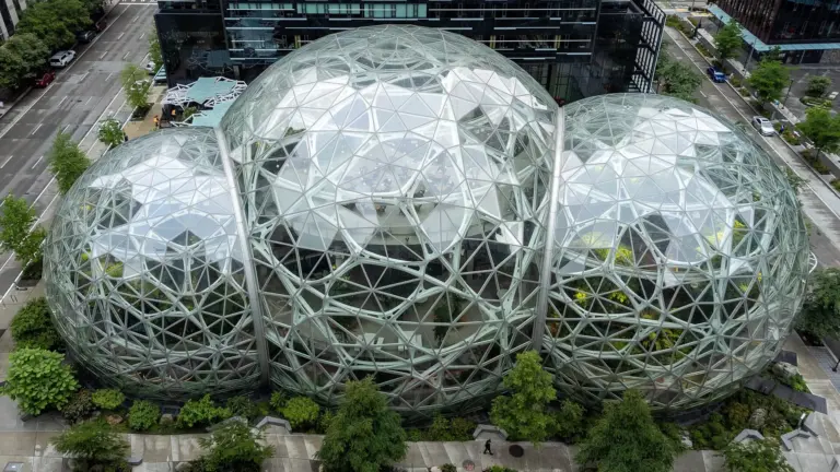Amazon AMZN Stock Prediction: $330 Bull Case vs $185 Bear…
